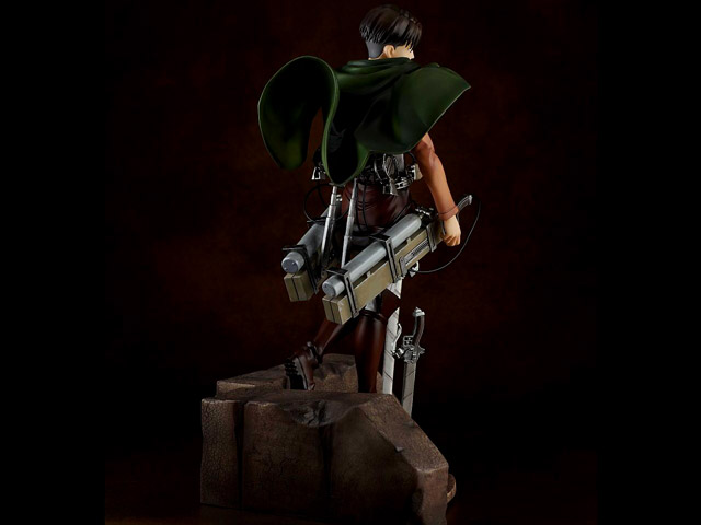 Attack on Titan Levi Pulchra Figure