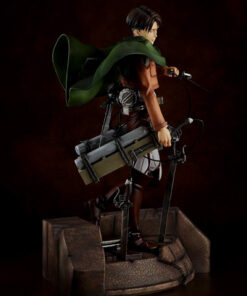 Attack on Titan Levi Pulchra Figure